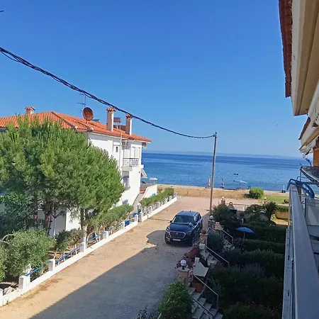 Sunny Apartment 30M From The Beach Gerakini Exterior photo
